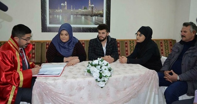 Artvin'de ilk kez bir müftü resmi nikah kıydı
