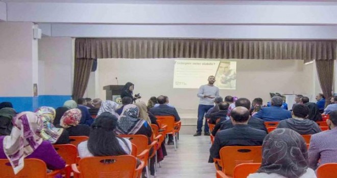 'İnternet Güvenliği ve Telefon Bağımlılığı' konulu seminer düzenlendi