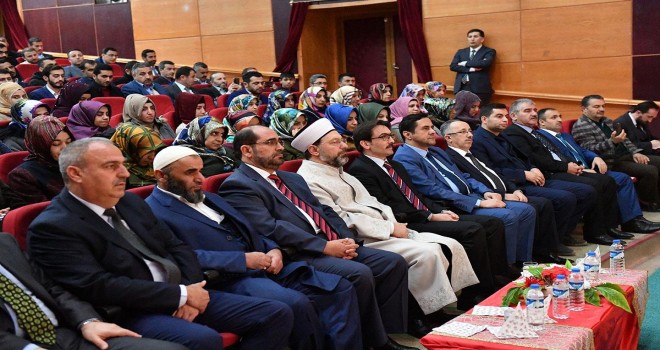 Diyanet İşleri Başkanı Erbaş Hakkari’de Din Görevlileriyle buluştu
