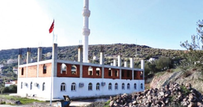 Mehmet Akif Camii inşaatı yarım kaldı