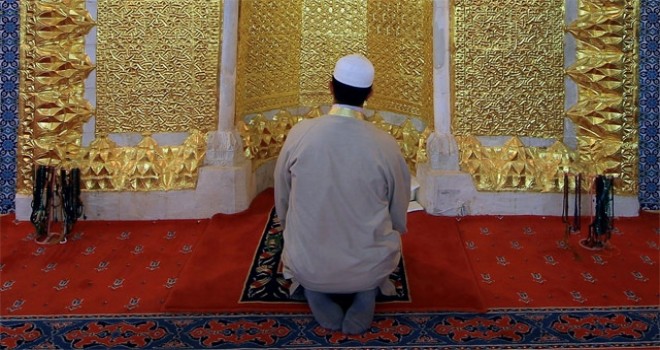 İmamın Korku Anı Sosyal Medyada Büyük İlgi Gördü