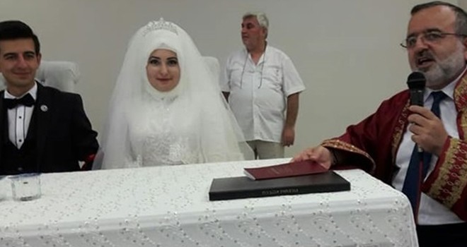Canik Müftüsü Yüksel,oğlunun nikahını kıydı